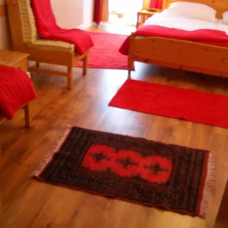 Homestay Nina *